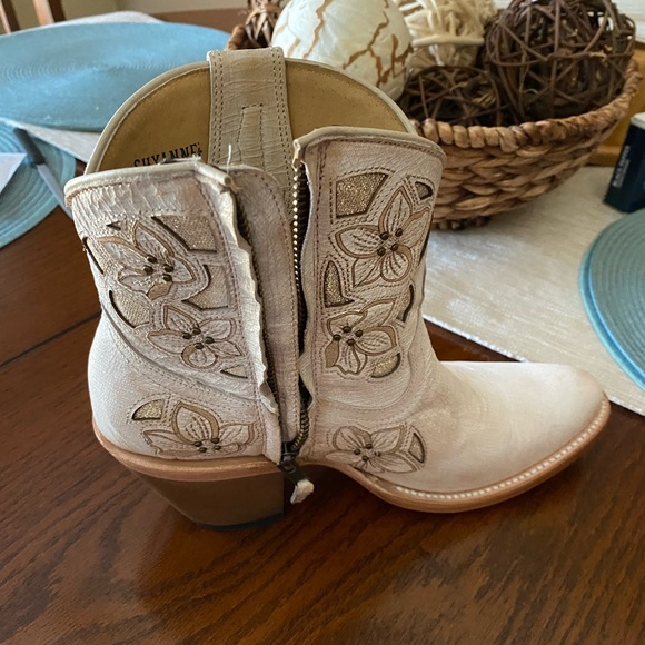 Western Booties - Picture 3 of 5